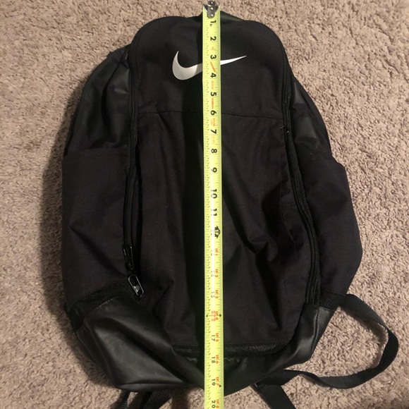 Nike Back Pack basically brand new. - Picture 2 of 3